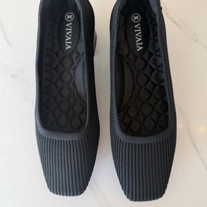 VIVAIA Megan Black Womens Low Block Heel Pumps